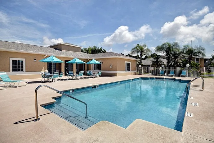 River Park Place Apartments — Photo 10