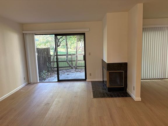 3rd image of 1818 Indian Creek Ct