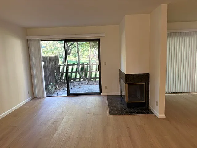 1818 Indian Creek Ct — Photo 3
