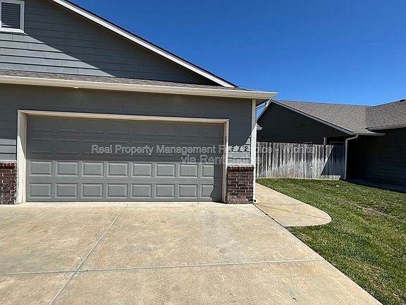2nd image of 412 S Longbranch Dr