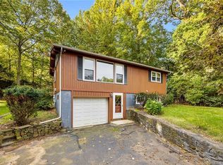 211 Amity St, Meriden, CT 06450