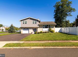 1277 Beverly Rd, Warminster, PA 18974