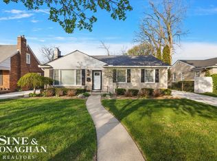 1044 Somerset Ave, Grosse Pointe Park, MI 48230