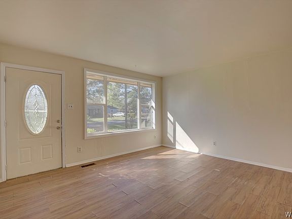 3rd image of 4122 28th Pl