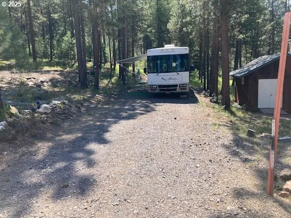 690 Gazley Ln, Sumpter, OR 97877