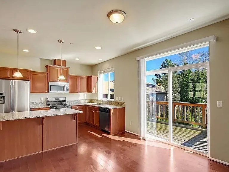10719 Ross Rd #B — Photo 3