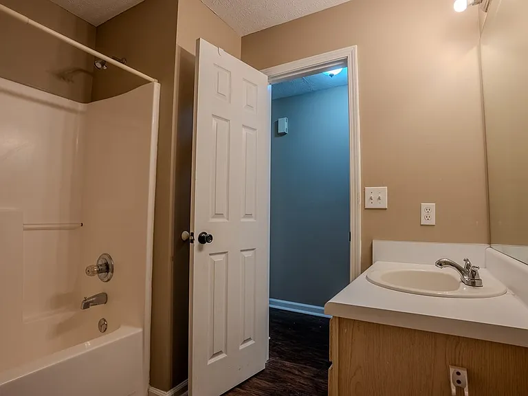 1433 Dustin Dr — Photo 13