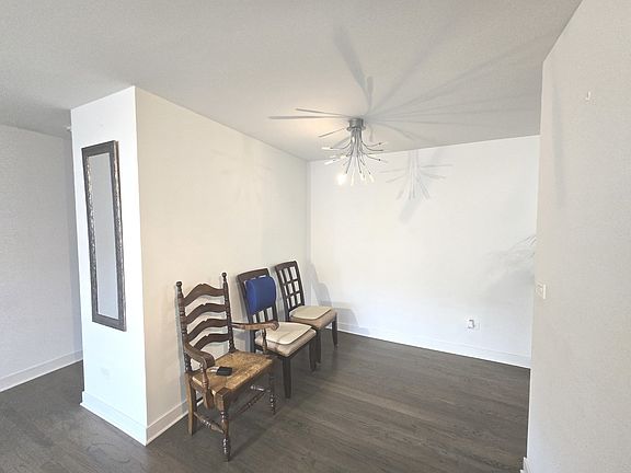 3rd image of 2920 N Harlem Ave APT 4B