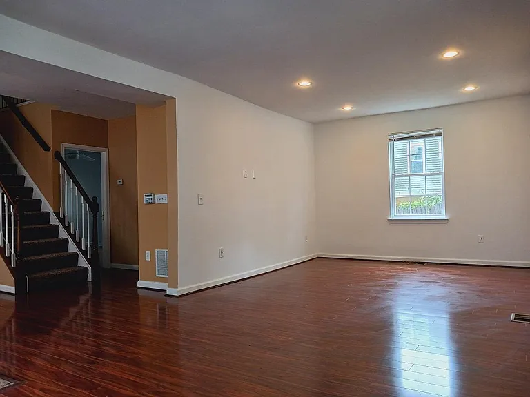 2603 Hamlin St NE — Photo 7