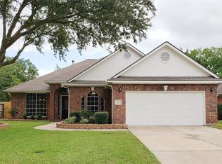122 Briarwood Ct, League City, TX 77573