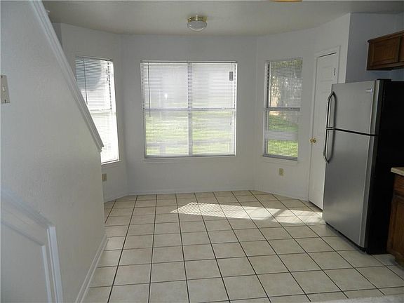 5th image of 7213 Oak Meadow Dr #B