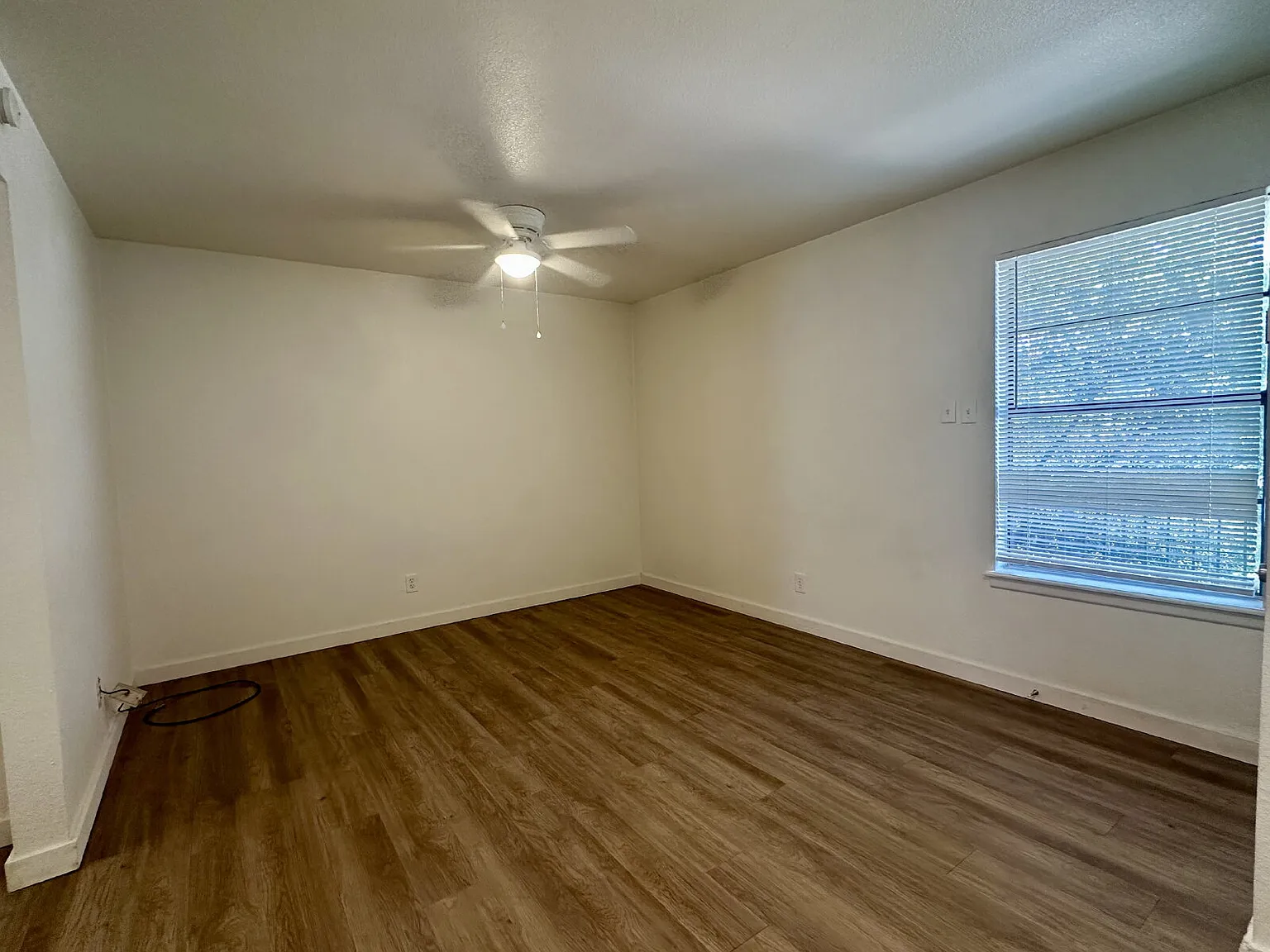 1 bed, 1.0 bath, 750 sqft, $700 — Photo 2