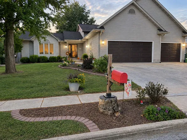 3750 Tulane Dr, Decatur, IL 62522