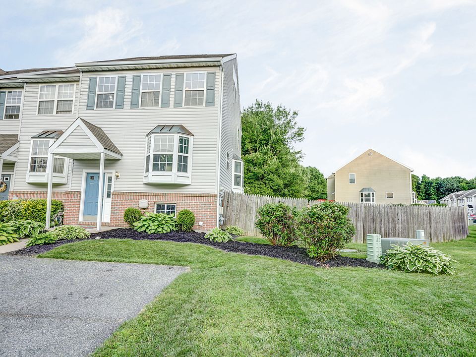 1st image of 155 Valerie Ln