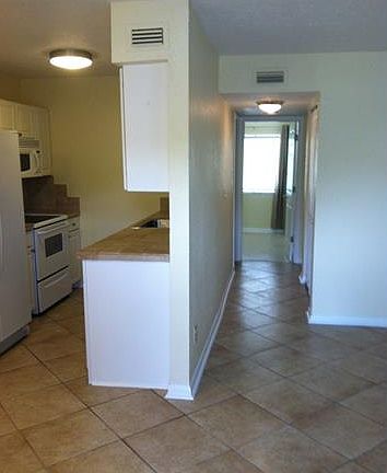 5th image of 4627 Bayshore Dr APT I2