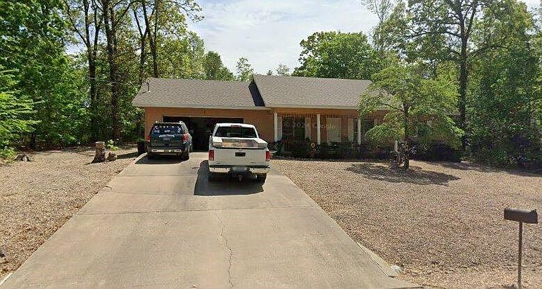 1st image of 3 Donna Ln
