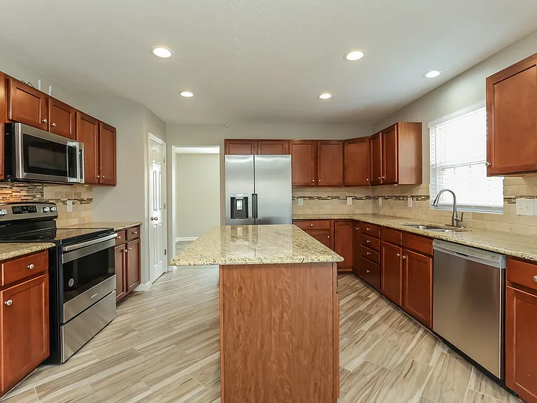 2561 Jordan Ridge Dr — Photo 9