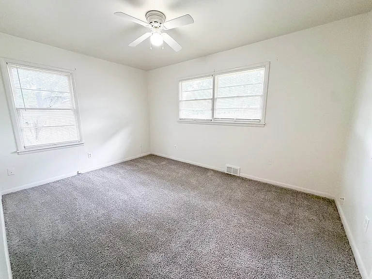 4305 NW Denver Ave — Photo 5