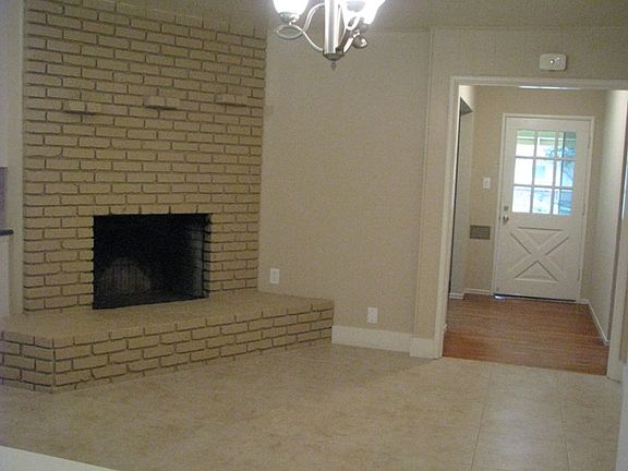 4th image of 608 W San Gabriel Ave