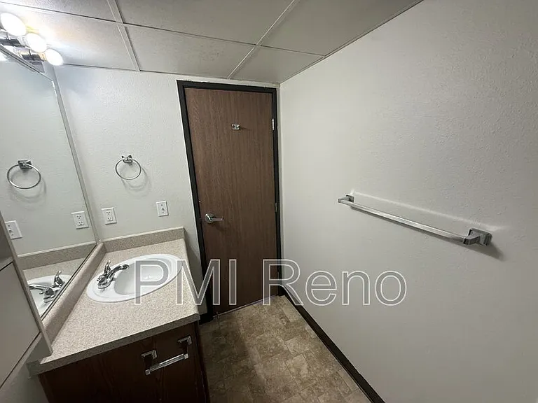 Big Horn Apartments — Photo 8
