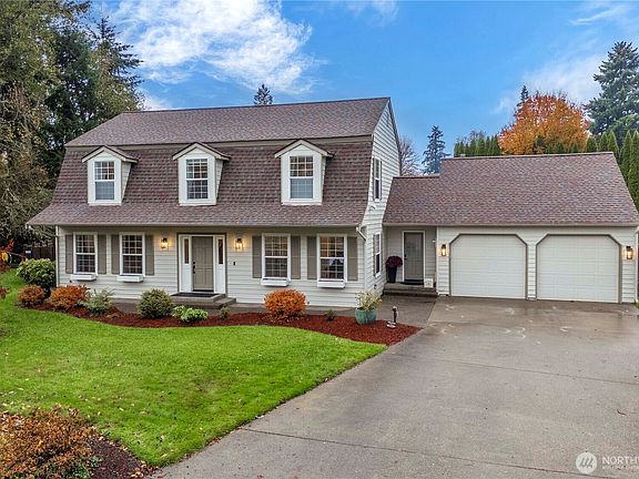3rd image of 2810 Briarwood Court SE