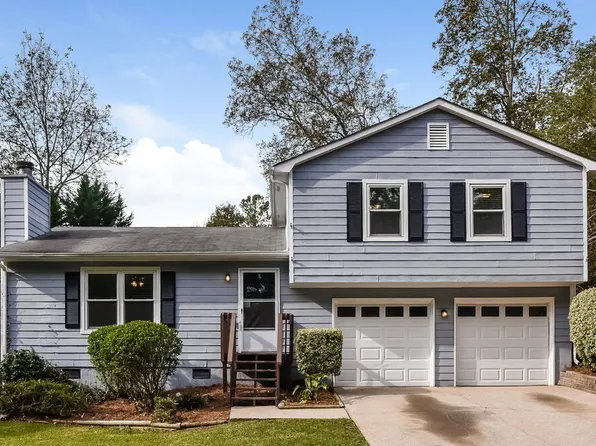3939 Valley Brook Rd, Snellville, GA 30039