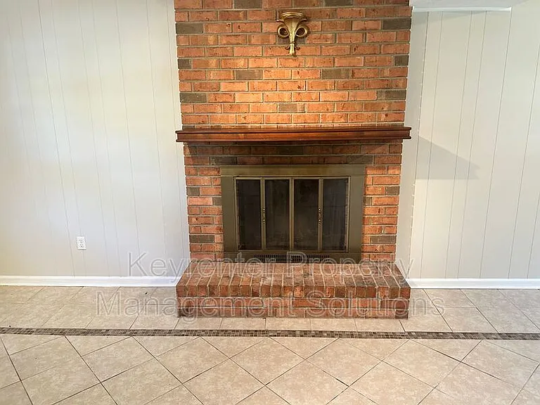 510 Shore Rd — Photo 30