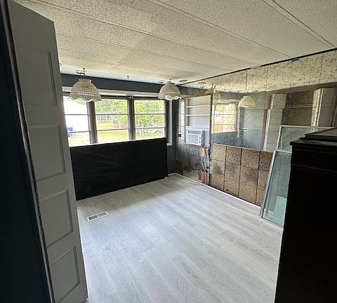 5th image of 243 NE 66th St #Trailer
