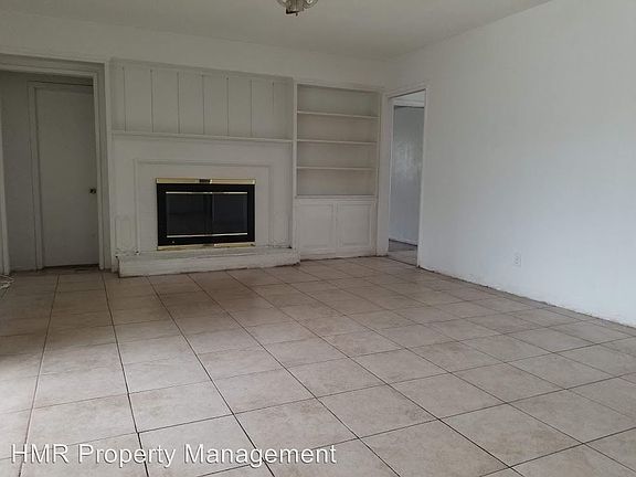 4th image of 261 E Phillips Blvd