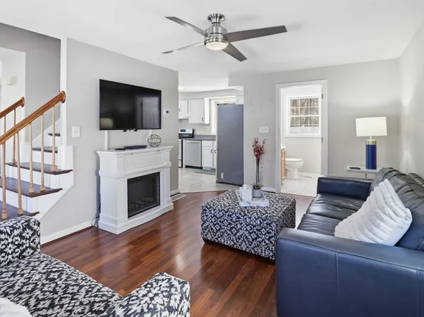 11 Joseph Ave, Dracut, MA 01826