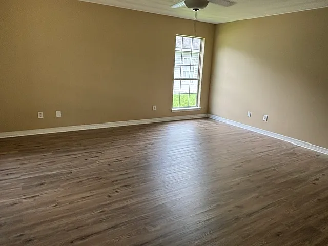 510 Schwarz St — Photo 3