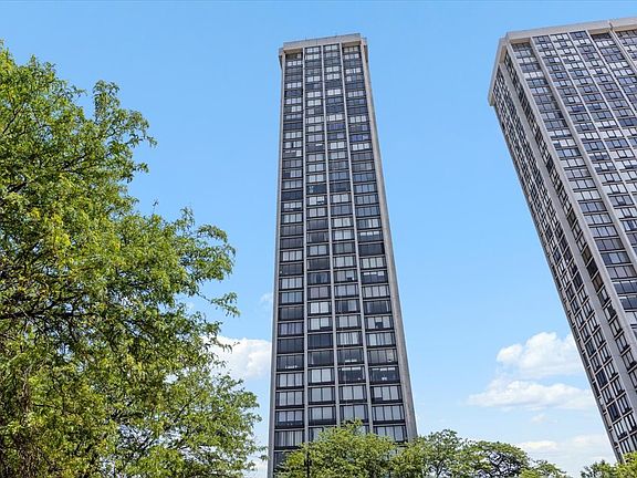 2nd image of 5455 N Sheridan Rd APT 3106