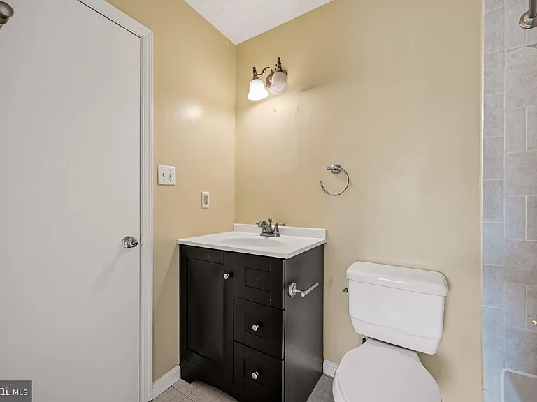 16 Meadowside Ct — Photo 38