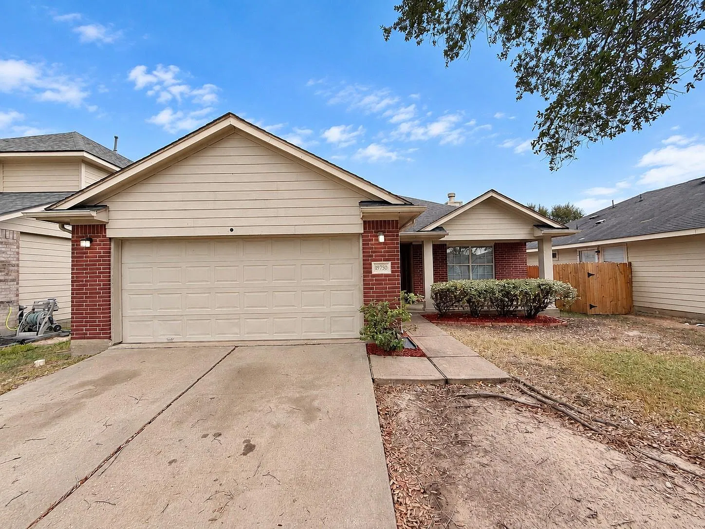 4 bed, 2.0 bath, 1721 sqft, $2,000 — Photo 3