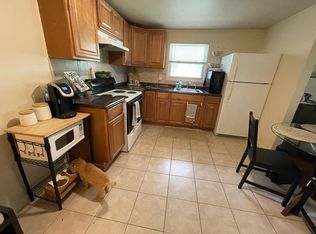 4 Donlo Dr, Fishkill, NY 12524