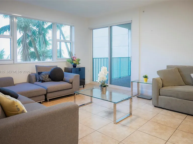 19900 E Country Club Dr #318 — Photo 4
