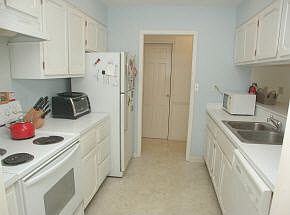5th image of 1915 S Chelsey Ct