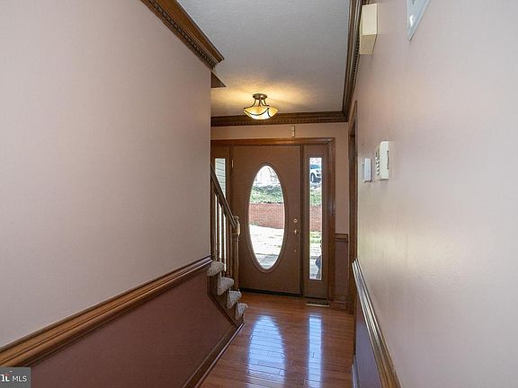 5th image of 202 Courtland Ln