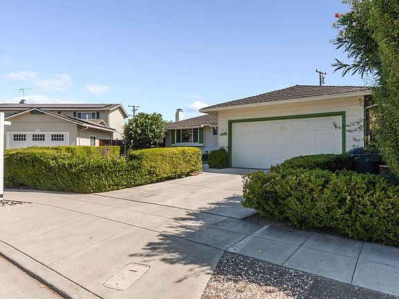 3rd image of 1068 Freestone Ave
