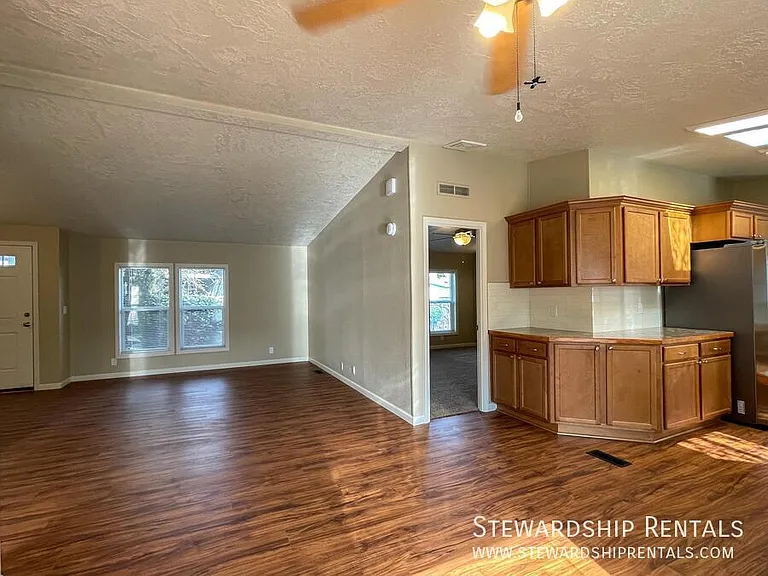 1313 Bramblewood Ln — Photo 12