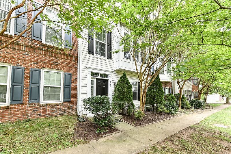 1st image of 5077 Village Fountain Pl