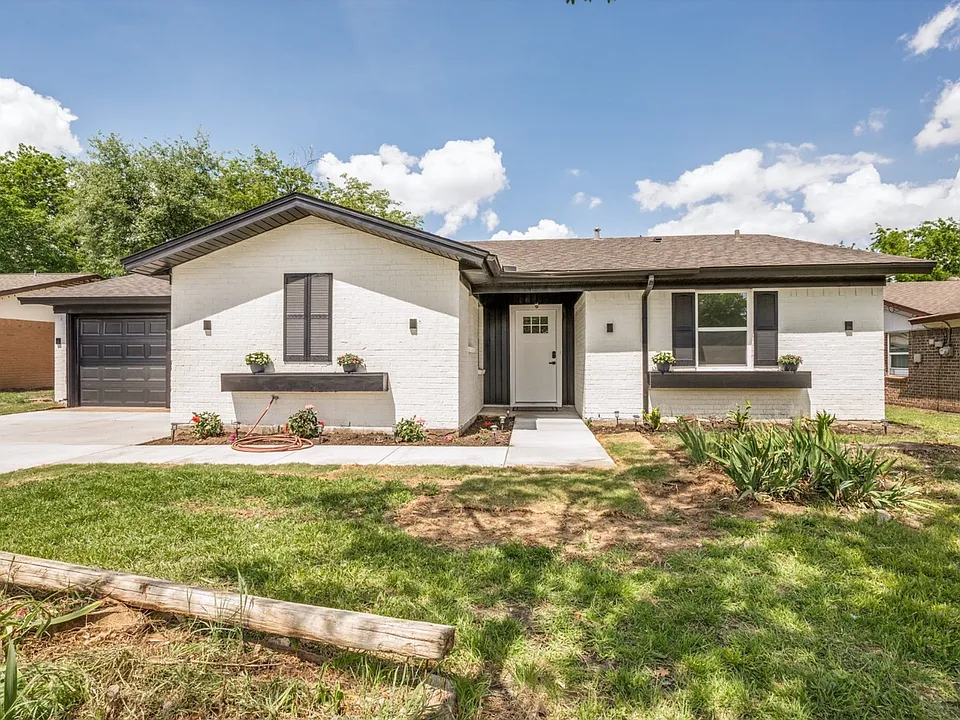 1409 Southmoor Dr