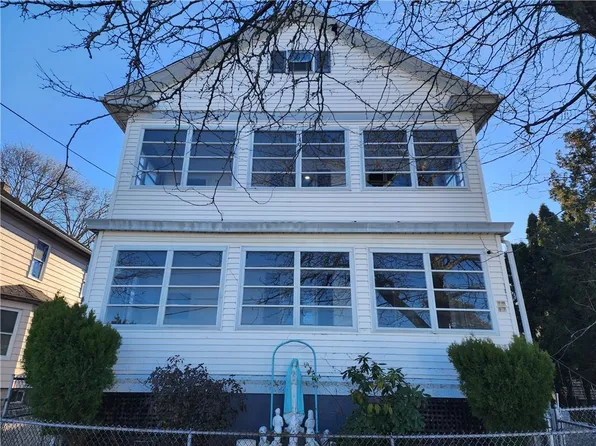 17 Central Ave, East Providence, RI 02914