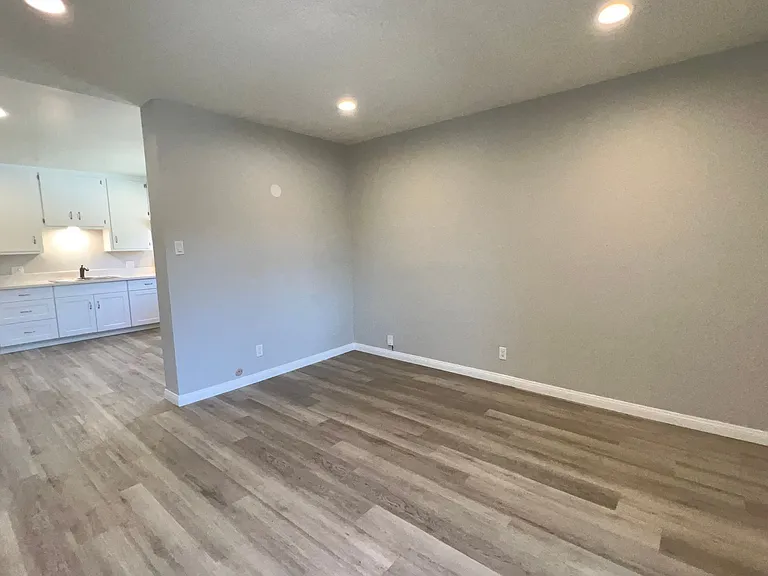 915 S Mesa St — Photo 8