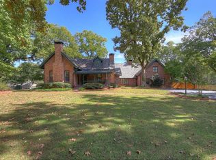 2600 Stone Dr, Lilburn, GA 30047