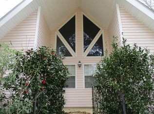 912 W Lakeshore Dr, Carriere, MS 39426