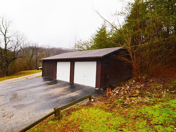 3rd image of 140 Campbells Br