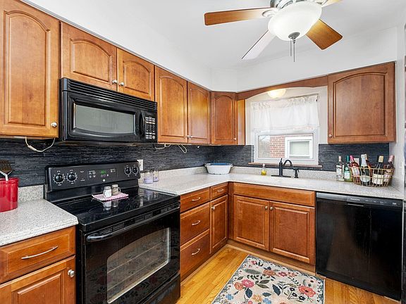 2nd image of 129 Edgewood Rd