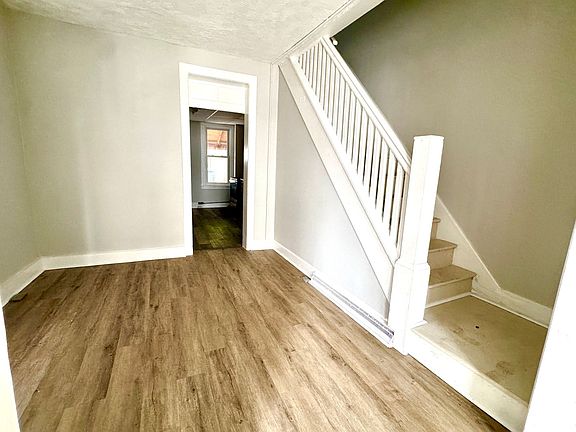 5th image of 15 E Lee St
