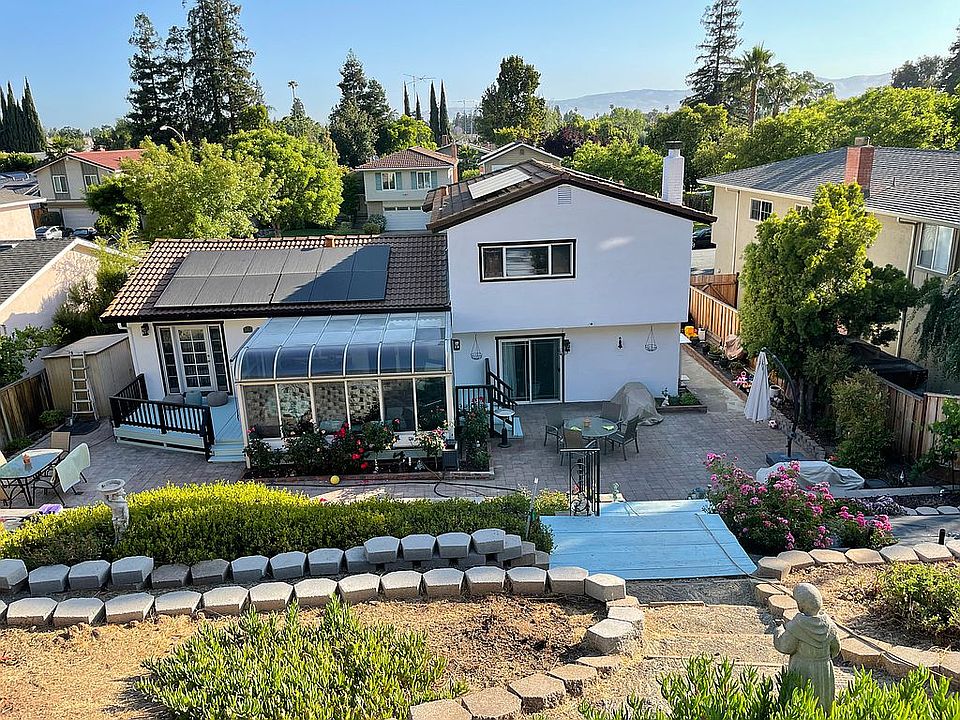2nd image of 930 Foothill Dr